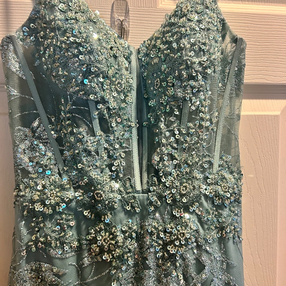 Prom Dress - Picture 2 of 7